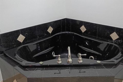 Casa en venta en Tampa, Florida, 3 dormitorios, 199.65 m2 № 2334280 - foto 22