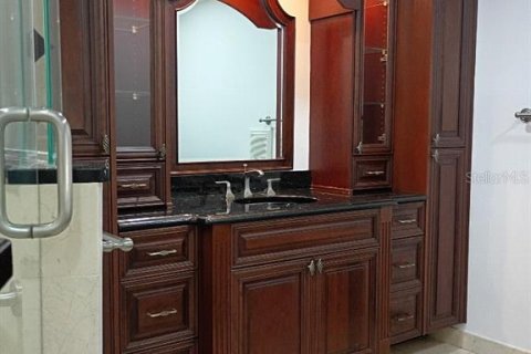 Casa en venta en Tampa, Florida, 3 dormitorios, 199.65 m2 № 2334280 - foto 19