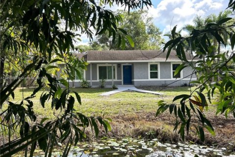 Casa en alquiler en West Palm Beach, Florida, 3 dormitorios, 121.7 m2 № 1952042 - foto 1