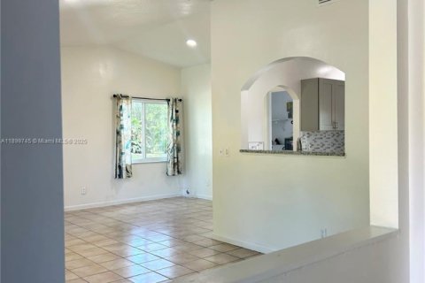 Casa en alquiler en West Palm Beach, Florida, 3 dormitorios, 121.7 m2 № 1952042 - foto 6
