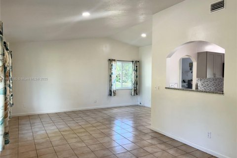 Casa en alquiler en West Palm Beach, Florida, 3 dormitorios, 121.7 m2 № 1952042 - foto 7