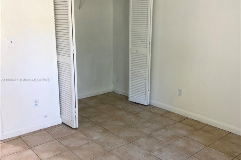 Casa en alquiler en West Palm Beach, Florida, 3 dormitorios, 121.7 m2 № 1952042 - foto 28
