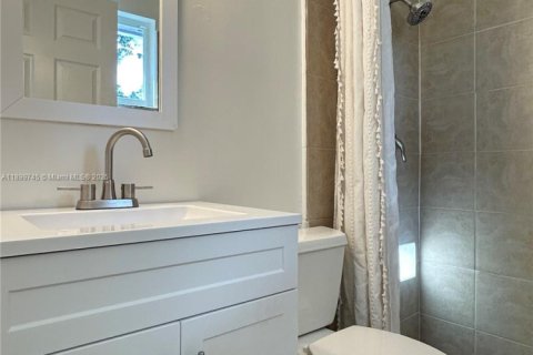 Casa en alquiler en West Palm Beach, Florida, 3 dormitorios, 121.7 m2 № 1952042 - foto 19