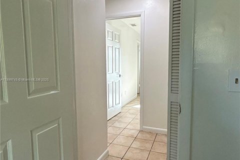 Casa en alquiler en West Palm Beach, Florida, 3 dormitorios, 121.7 m2 № 1952042 - foto 23