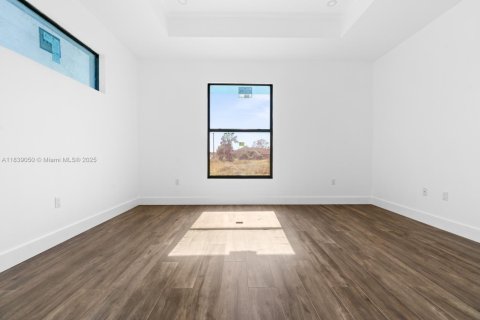 Casa en venta en Lehigh Acres, Florida, 4 dormitorios № 2053666 - foto 25