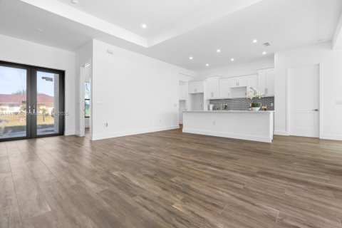 Casa en venta en Lehigh Acres, Florida, 4 dormitorios № 2053666 - foto 10