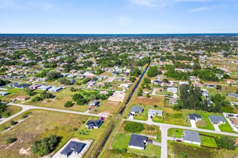 Casa en venta en Lehigh Acres, Florida, 4 dormitorios № 2053666 - foto 8