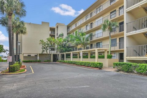 Condominio en alquiler en Lantana, Florida, 2 dormitorios, 95.22 m2 № 1033939 - foto 1