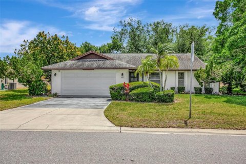 Casa en Bradenton, Florida 2 dormitorios, 164.44 m2 № 2131617