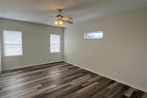 Villa ou maison à louer à North Port, Floride: 3 chambres, 151.34 m2 № 2196760 - photo 6