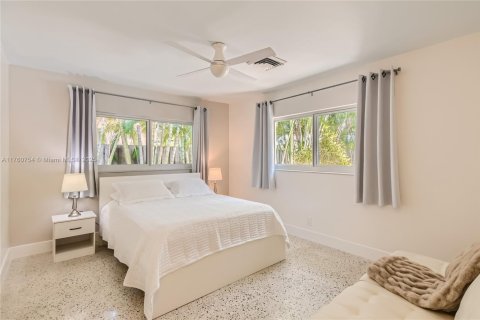 Снять в аренду виллу или дом в Лодердейл-бай-те-Си, Флорида 2 спальни, 167.5м2, № 2018385 - фото 25