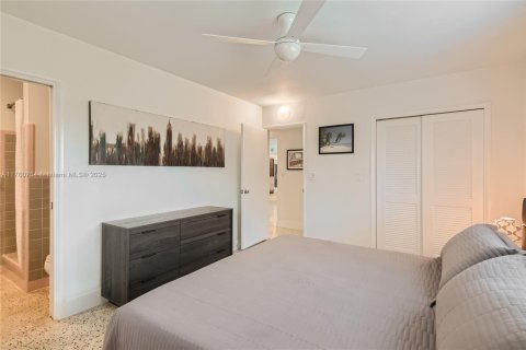 Снять в аренду виллу или дом в Лодердейл-бай-те-Си, Флорида 2 спальни, 167.5м2, № 2018385 - фото 22