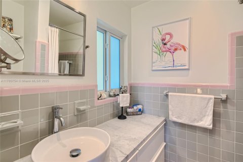 Снять в аренду виллу или дом в Лодердейл-бай-те-Си, Флорида 2 спальни, 167.5м2, № 2018385 - фото 23