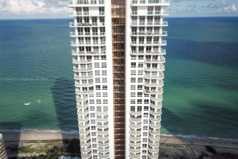 Condominio en venta en Miami Beach, Florida, 2 dormitorios, 122.82 m2 № 1053966 - foto 1