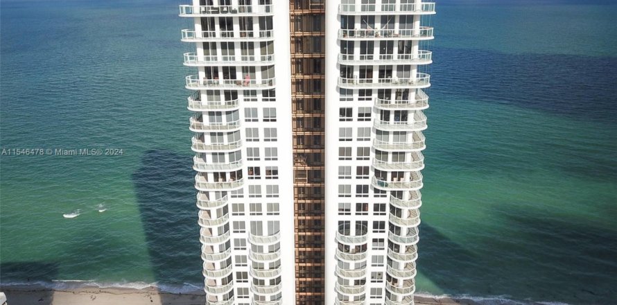 Condominio en Miami Beach, Florida, 2 dormitorios № 1053966