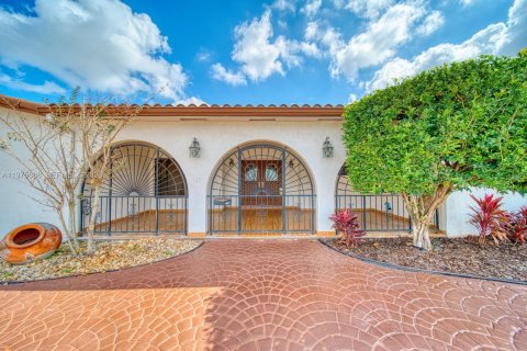 Casa en venta en Miami, Florida, 3 dormitorios, 135.73 m2 № 2040146 - foto 4