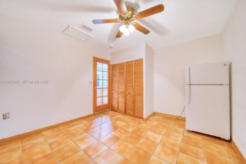 Casa en venta en Miami, Florida, 3 dormitorios, 135.73 m2 № 2040146 - foto 30