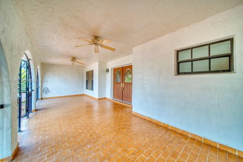 Casa en venta en Miami, Florida, 3 dormitorios, 135.73 m2 № 2040146 - foto 5