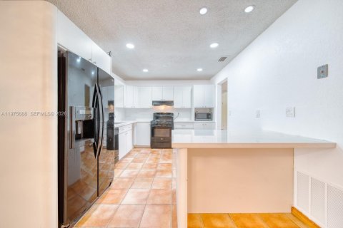 Casa en venta en Miami, Florida, 3 dormitorios, 135.73 m2 № 2040146 - foto 14