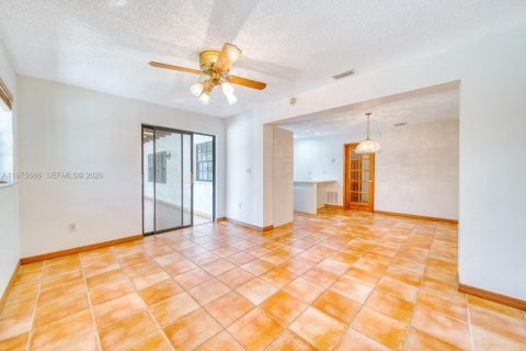 Casa en venta en Miami, Florida, 3 dormitorios, 135.73 m2 № 2040146 - foto 29