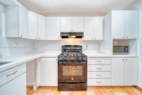 Casa en venta en Miami, Florida, 3 dormitorios, 135.73 m2 № 2040146 - foto 12