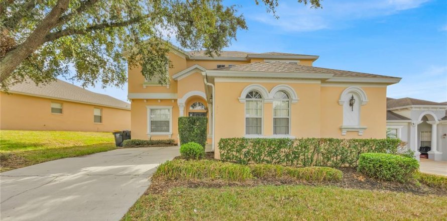 House in Davenport, Florida 5 bedrooms, 229.47 sq.m. № 1725392