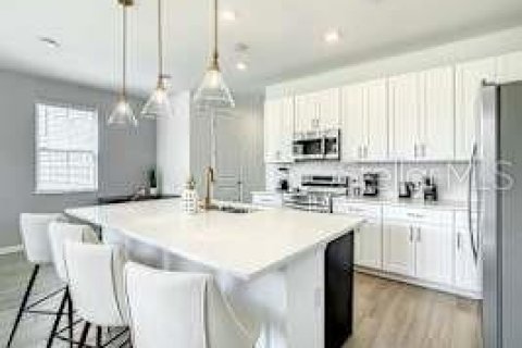Townhouse in Davenport, Florida 3 bedrooms, 150.69 sq.m. № 2123590 - photo 18