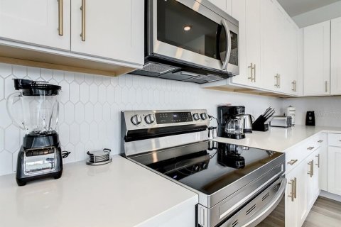 Townhouse in Davenport, Florida 3 bedrooms, 150.69 sq.m. № 2123590 - photo 14