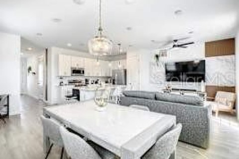 Townhouse in Davenport, Florida 3 bedrooms, 150.69 sq.m. № 2123590 - photo 17
