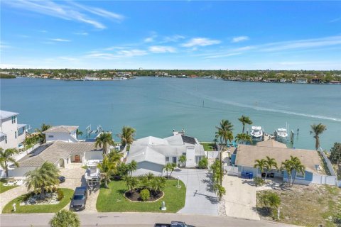 Casa en venta en Saint Petersburg, Florida, 3 dormitorios, 176.33 m2 № 2226502 - foto 3