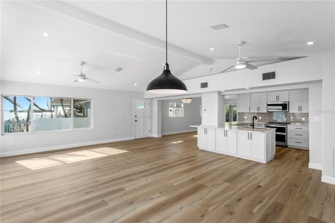 Casa en venta en Saint Petersburg, Florida, 3 dormitorios, 176.33 m2 № 2226502 - foto 22