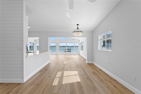 Casa en venta en Saint Petersburg, Florida, 3 dormitorios, 176.33 m2 № 2226502 - foto 15