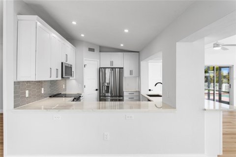 Casa en venta en Saint Petersburg, Florida, 3 dormitorios, 176.33 m2 № 2226502 - foto 17