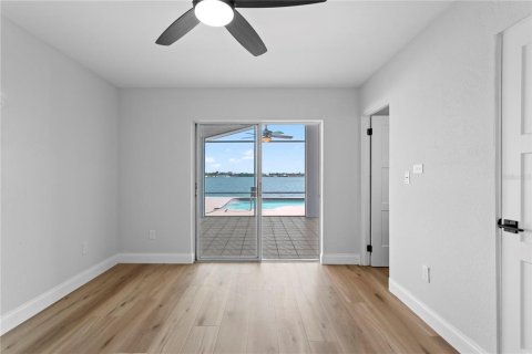 Casa en venta en Saint Petersburg, Florida, 3 dormitorios, 176.33 m2 № 2226502 - foto 29