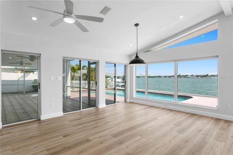Casa en venta en Saint Petersburg, Florida, 3 dormitorios, 176.33 m2 № 2226502 - foto 20