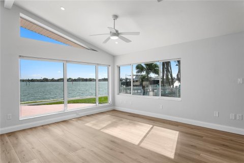 Casa en venta en Saint Petersburg, Florida, 3 dormitorios, 176.33 m2 № 2226502 - foto 19