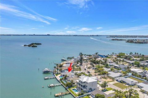 Casa en venta en Saint Petersburg, Florida, 3 dormitorios, 176.33 m2 № 2226502 - foto 2
