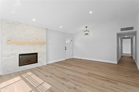 Casa en venta en Saint Petersburg, Florida, 3 dormitorios, 176.33 m2 № 2226502 - foto 7