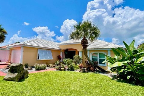 House in Ormond Beach, Florida 3 bedrooms, 151.52 sq.m. № 1840044 - photo 1