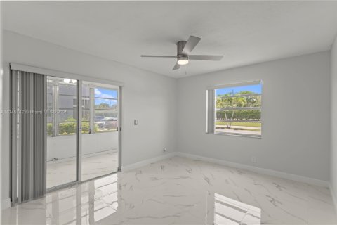 Condo in Delray Beach, Florida, 2 bedrooms  № 1492810 - photo 16