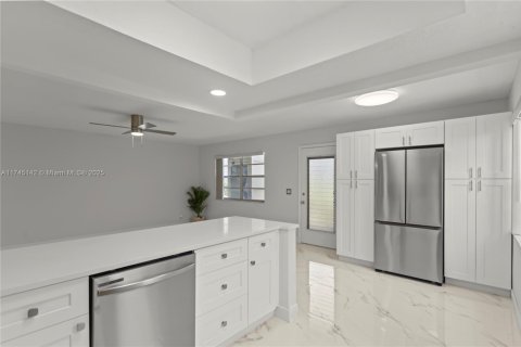Condo in Delray Beach, Florida, 2 bedrooms  № 1492810 - photo 9