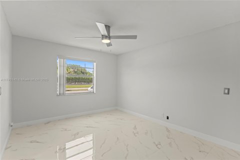 Condo in Delray Beach, Florida, 2 bedrooms  № 1492810 - photo 19