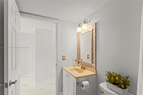 Condo in Delray Beach, Florida, 2 bedrooms  № 1492810 - photo 14