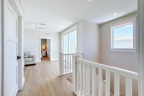 House in Holmes Beach, Florida 4 bedrooms, 216 sq.m. № 2151937 - photo 24