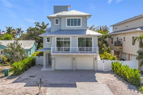 House in Holmes Beach, Florida 4 bedrooms, 216 sq.m. № 2151937 - photo 2