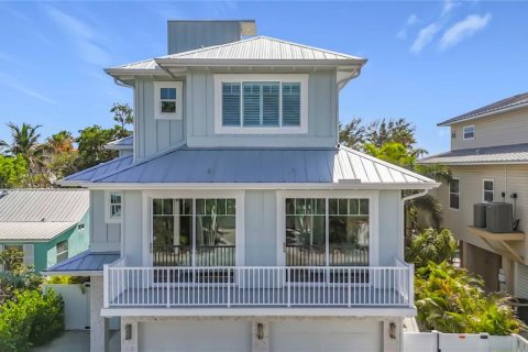 House in Holmes Beach, Florida 4 bedrooms, 216 sq.m. № 2151937 - photo 3