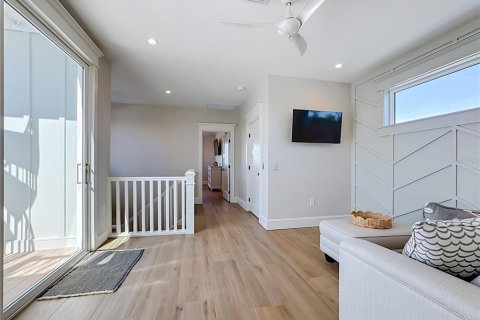 House in Holmes Beach, Florida 4 bedrooms, 216 sq.m. № 2151937 - photo 26