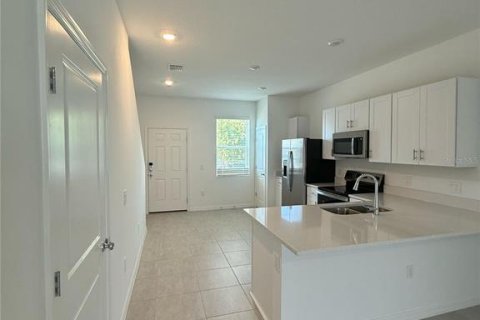 Townhouse in Kissimmee, Florida 2 bedrooms, 127.46 sq.m. № 1903299 - photo 10