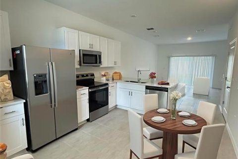 Townhouse in Kissimmee, Florida 2 bedrooms, 127.46 sq.m. № 1903299 - photo 2