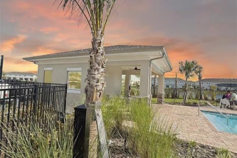 Townhouse in Kissimmee, Florida 2 bedrooms, 127.46 sq.m. № 1903299 - photo 5